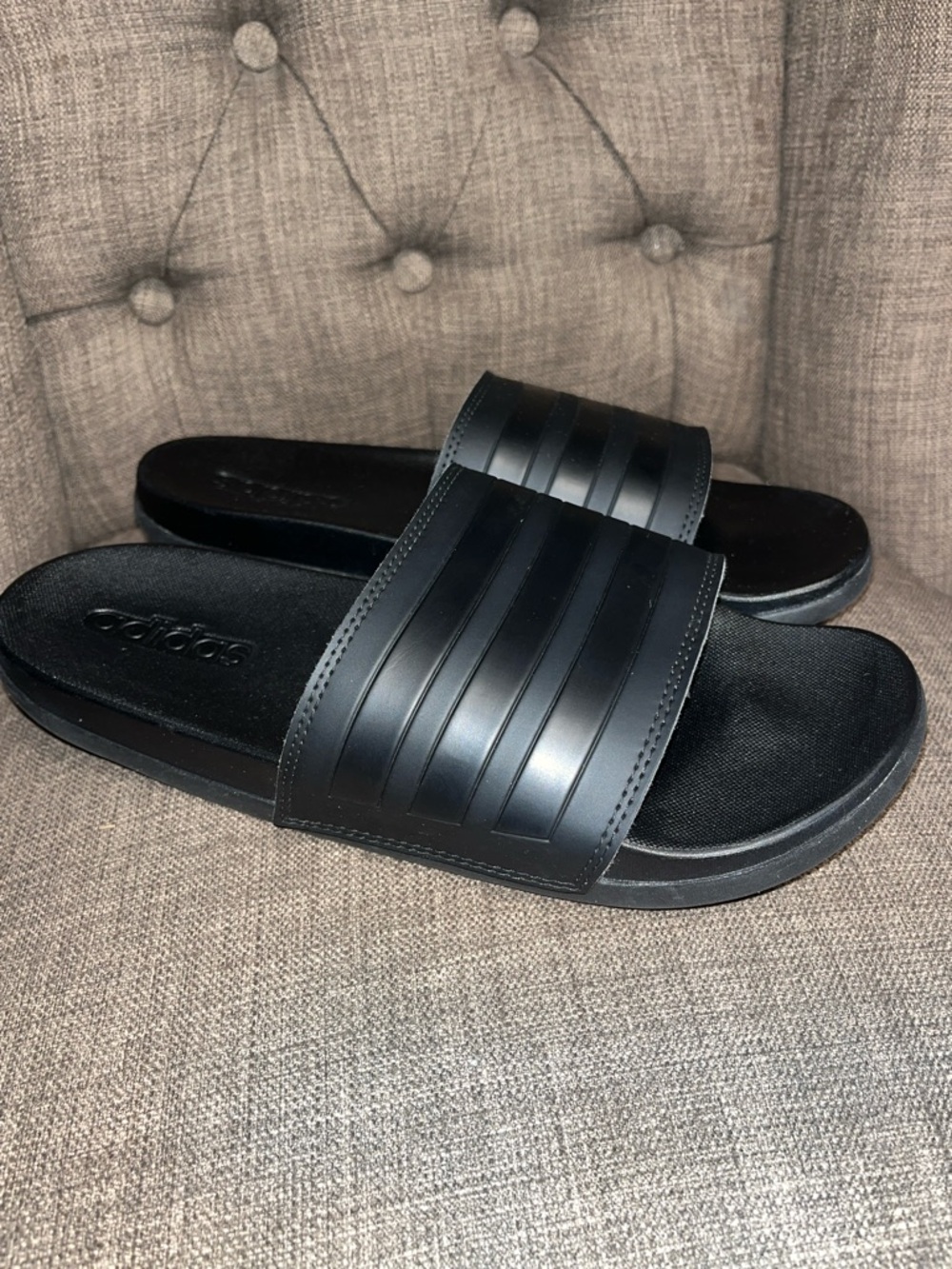 adidas Men’s Black Slide Sandals with Three-Stripe Strap size 9